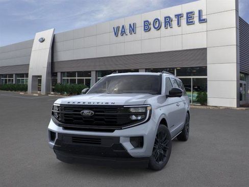 New 2026 Ford Expedition Platinum w/ Stealth Appearance Package AWD/4WD image 48