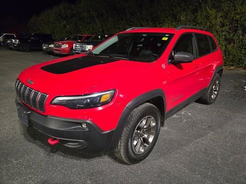Used 2019 Jeep Cherokee Trailhawk image 3