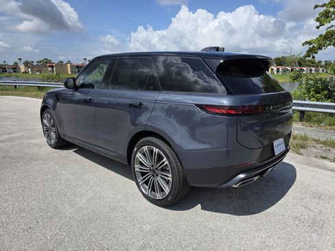 Used 2026 Land Rover Range Rover Sport SE AWD/4WD image 2