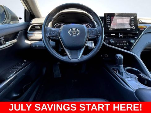 Used 2022 Toyota Camry SE FWD image 11