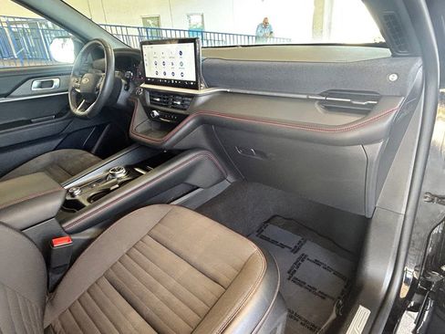 Certified 2025 Ford Explorer ST-Line image 24