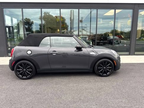 Used 2019 MINI Cooper S w/ Signature Upholstery Package FWD image 2