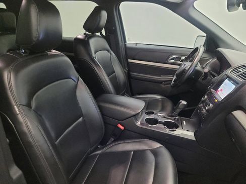 Used 2019 Ford Explorer XLT w/ Equipment Group 202A image 21