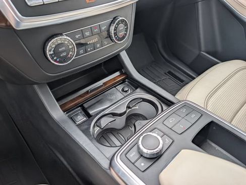 Used 2015 Mercedes-Benz GL 63 AMG 4MATIC image 33