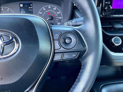 Used 2025 Toyota Corolla SE image 23