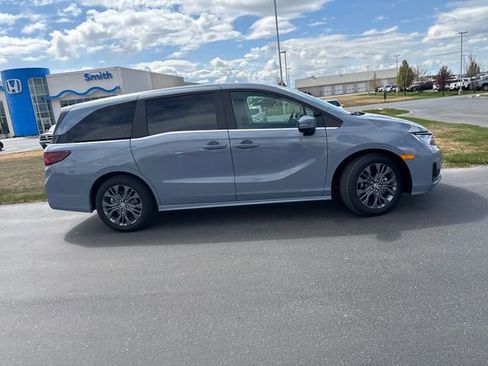 New 2026 Honda Odyssey Touring image 2