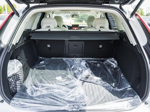 Used 2026 Volvo XC60 B5 Ultra w/ Protection Package Premier image 9