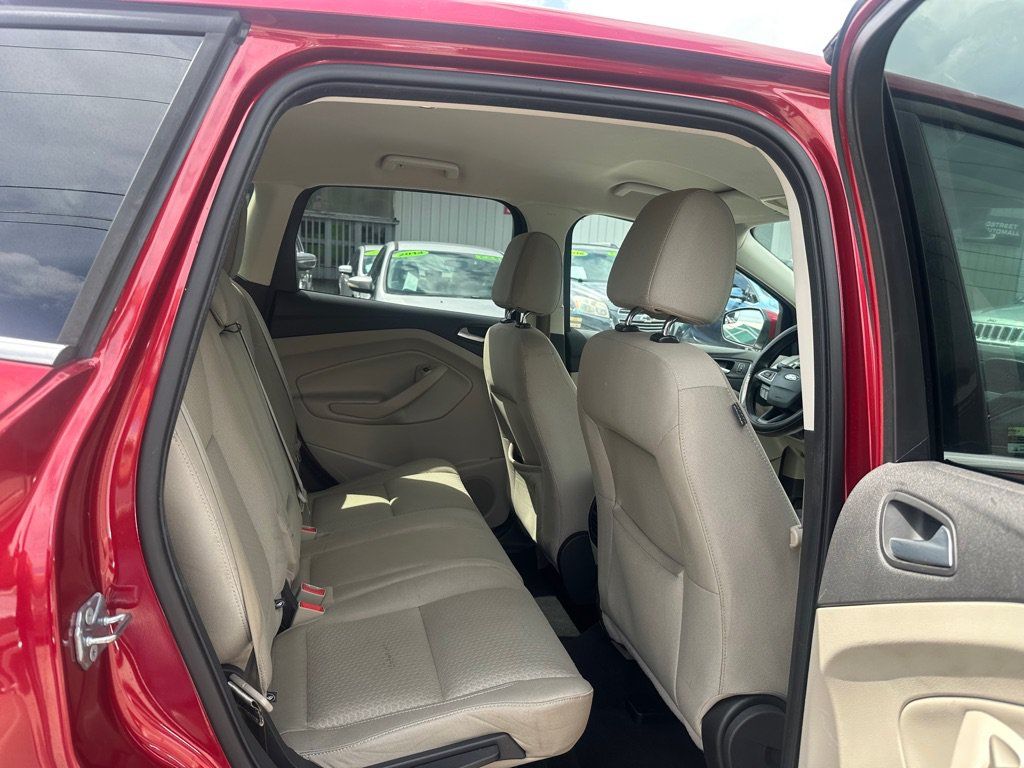 Used 2017 Ford Escape SE FWD image 14
