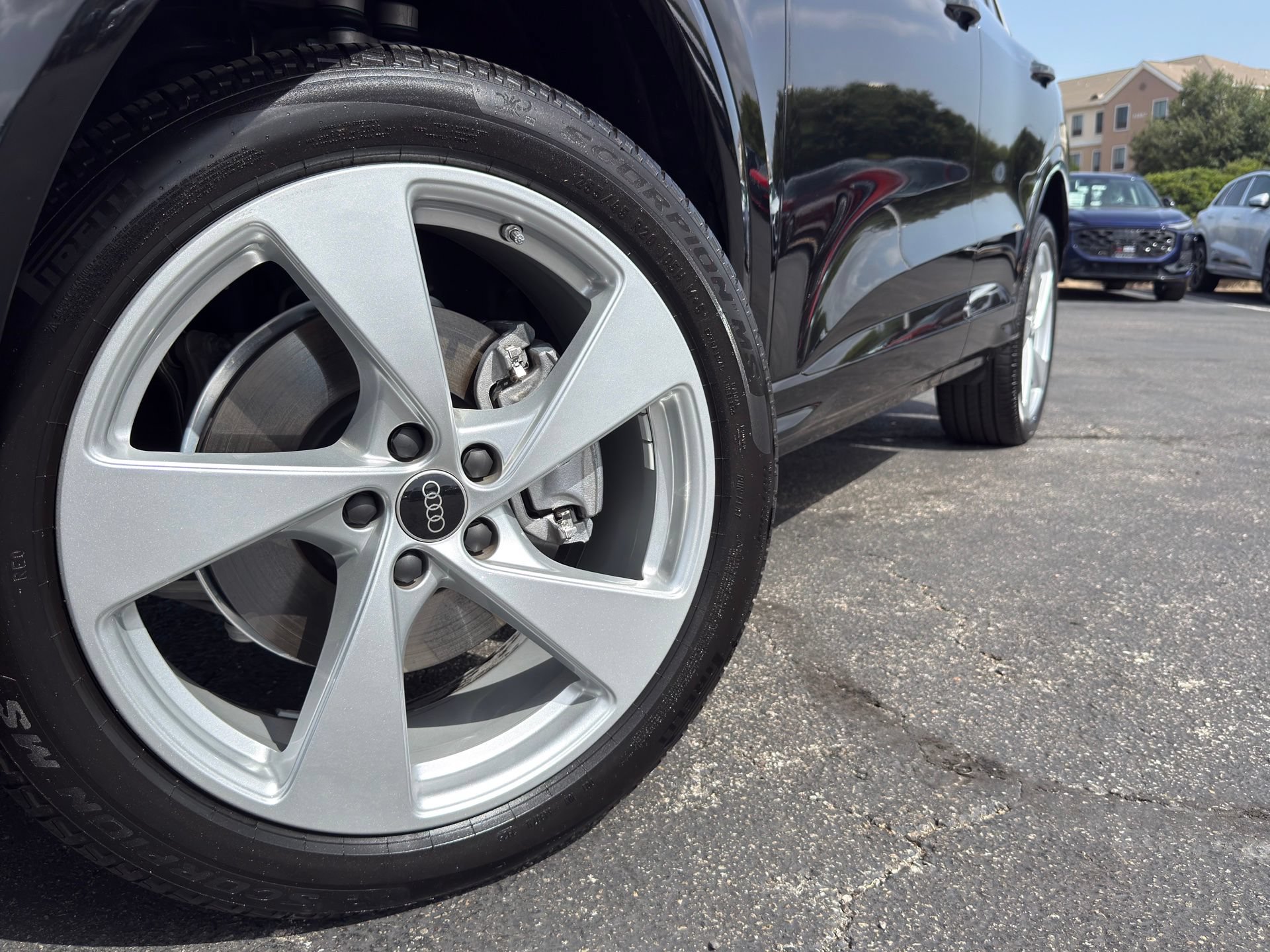 Used 2025 Audi Q5 Premium w/ Premium Plus AWD/4WD image 4