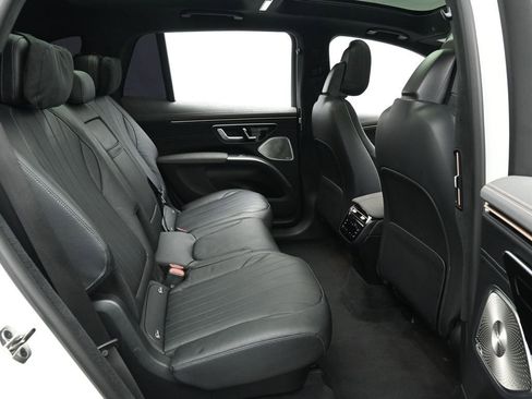 Used 2023 Mercedes-Benz EQS 580 4MATIC SUV image 19