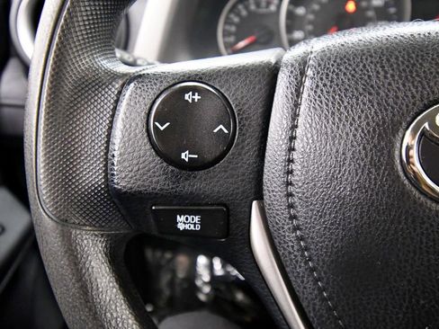 Used 2016 Toyota RAV4 LE image 19