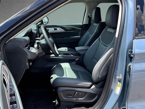 New 2025 Ford Explorer Active w/ Active Comfort Package image 9