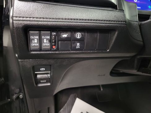 Used 2023 Honda Odyssey EX-L image 19