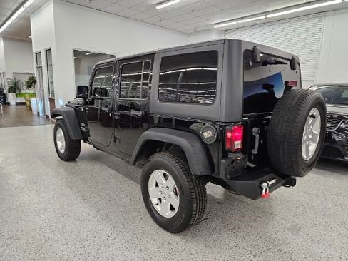 Used 2012 Jeep Wrangler Unlimited Sport image 6
