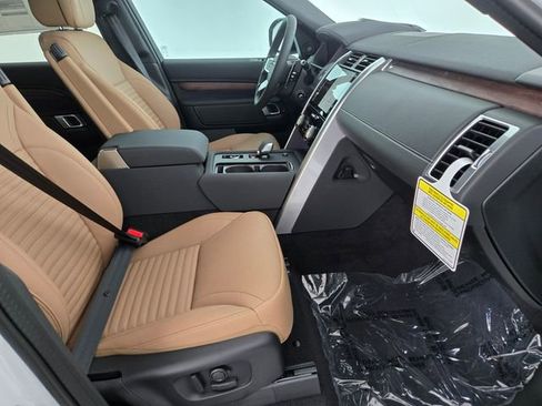 New 2025 Land Rover Discovery Dynamic SE AWD/4WD image 3