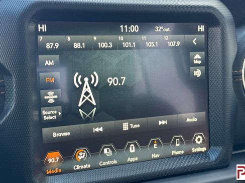 Used 2023 Jeep Gladiator Overland image 20