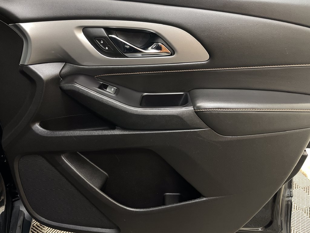 Used 2019 Chevrolet Traverse LT AWD/4WD image 38