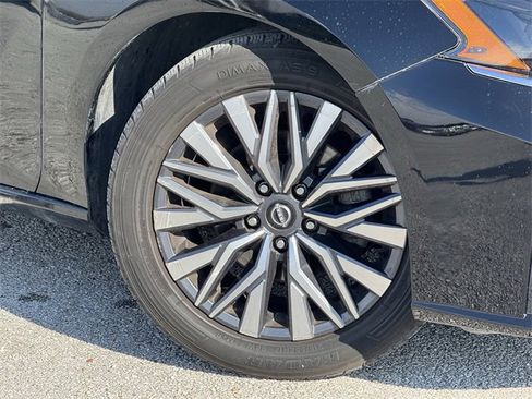 Used 2023 Nissan Altima 2.5 SV image 31