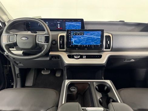 Used 2025 Ford Expedition Active AWD/4WD image 12