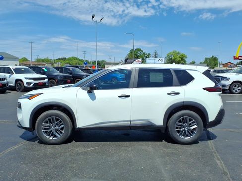 Used 2023 Nissan Rogue S AWD/4WD image 7