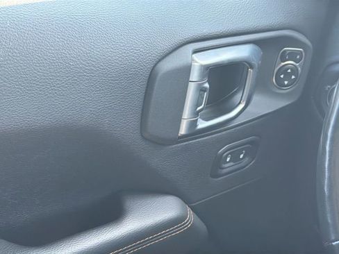 Used 2021 Jeep Gladiator Overland AWD/4WD image 17