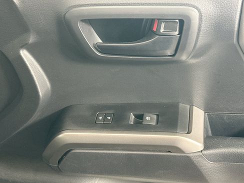 Used 2022 Toyota Tacoma SR5 RWD image 28