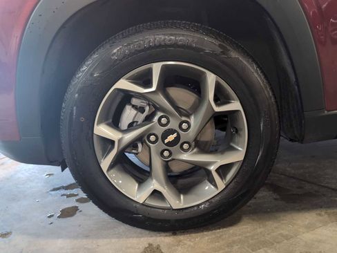 Used 2025 Chevrolet Trax LT w/ LT Convenience Package image 33