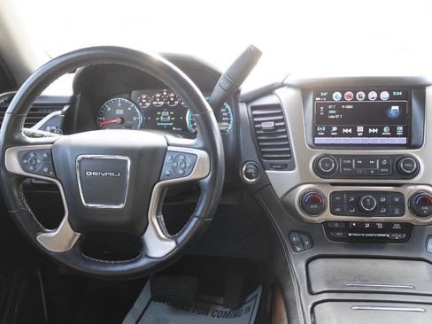 Used 2019 GMC Yukon XL Denali w/ Denali Ultimate Package AWD/4WD image 26