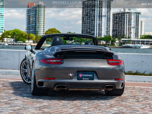 Used 2018 Porsche 911 Carrera image 3