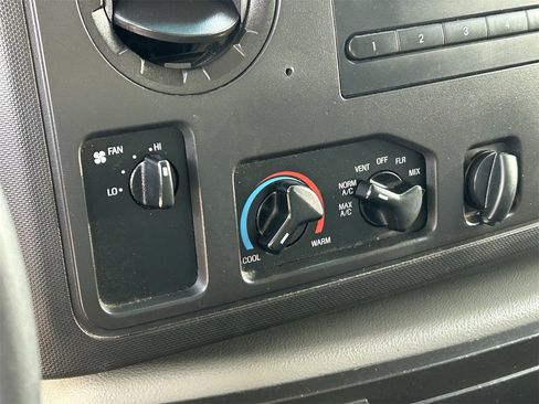 Used 2014 Ford E-250 and Econoline 250 image 23