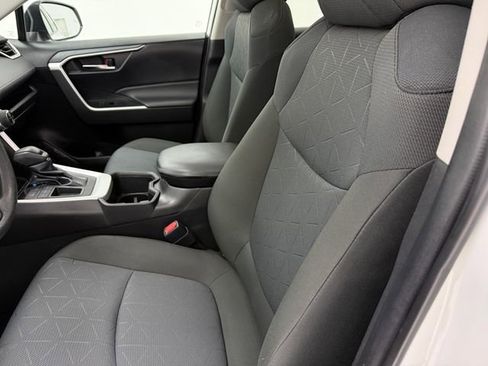 Used 2022 Toyota RAV4 XLE w/ Convenience Package FWD image 26