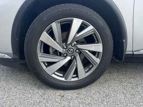 Used 2019 Nissan Murano SL image 2