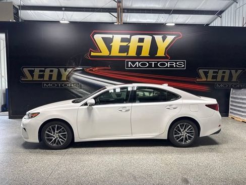 Used 2018 Lexus ES 350 w/ Luxury Package w/Wood Trim FWD image 2