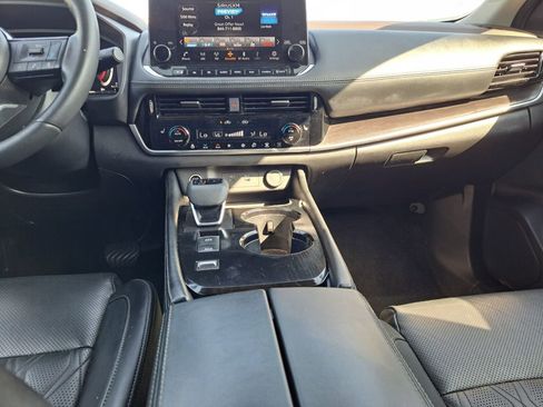 Used 2023 Nissan Rogue Platinum w/ Platinum Premium Package image 22