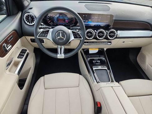 New 2026 Mercedes-Benz GLB 250 4MATIC image 7