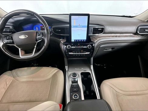 Used 2023 Ford Explorer Platinum w/ Technology Package AWD/4WD image 15