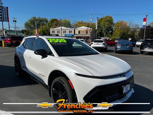 Used 2025 Chevrolet Equinox EV RS w/ Active Safety Package 3 AWD/4WD image 3