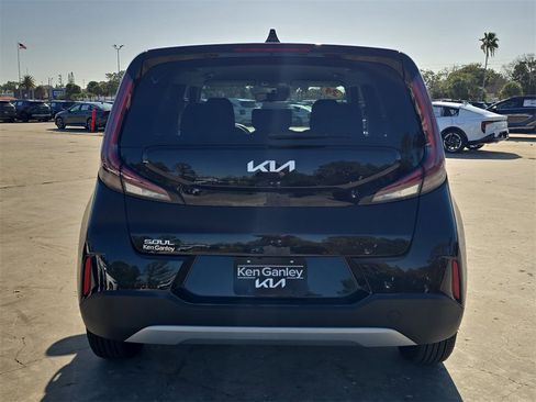 Certified 2024 Kia Soul LX image 7