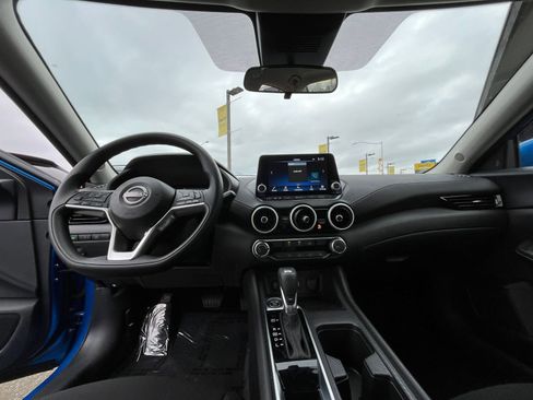 Used 2025 Nissan Sentra SV image 33
