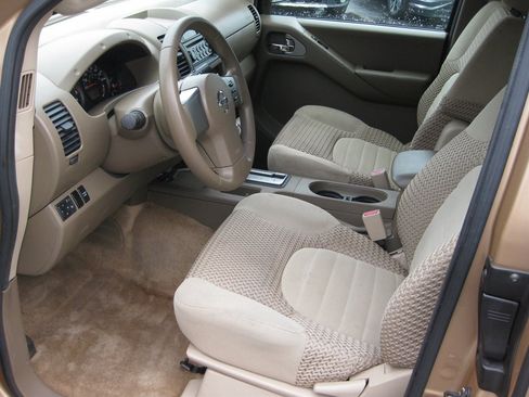 Used 2005 Nissan Frontier SE w/ (P01) Power Pkg RWD image 13
