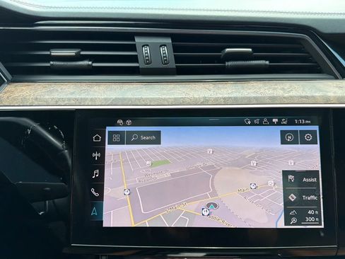Used 2019 Audi e-tron Premium Plus AWD/4WD image 18