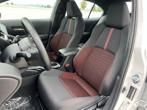 Certified 2025 Toyota Corolla SE w/ Convenience Package image 15