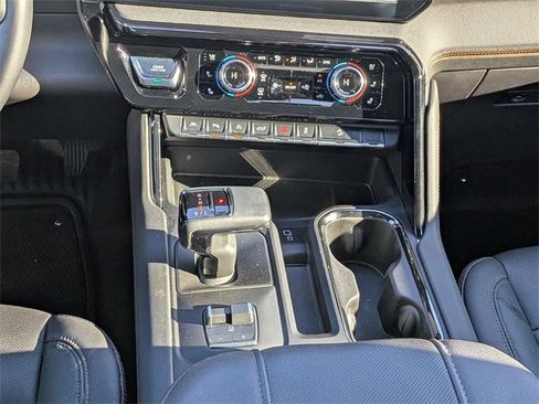 Used 2023 GMC Sierra 1500 AT4 w/ Technology Package image 19