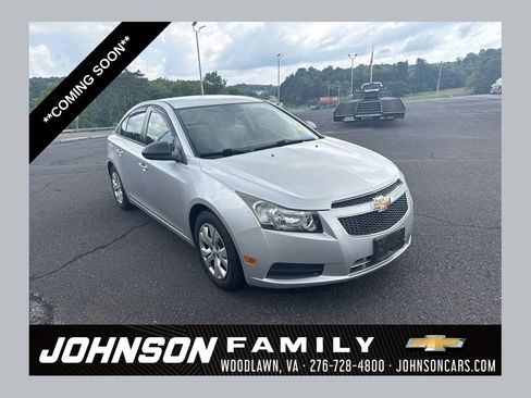 Used 2013 Chevrolet Cruze LS FWD image 1