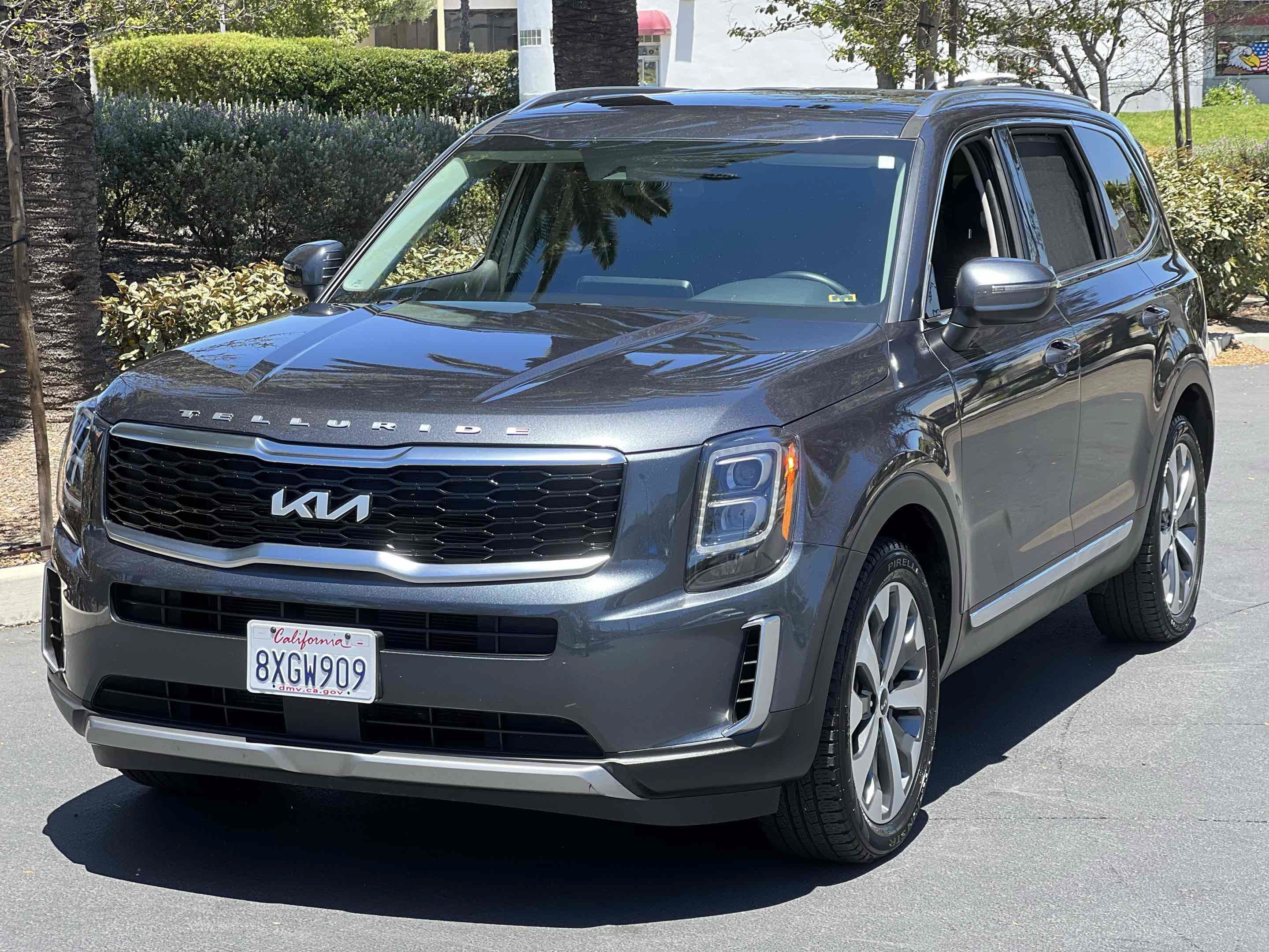 Used 2022 Kia Telluride EX w/ EX Premium Package FWD image 14