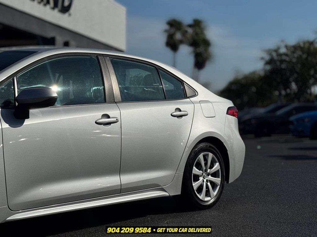 Used 2023 Toyota Corolla LE FWD image 3