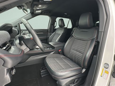 Used 2025 Ford Explorer ST-Line w/ ST-Line Street Pack AWD/4WD image 14