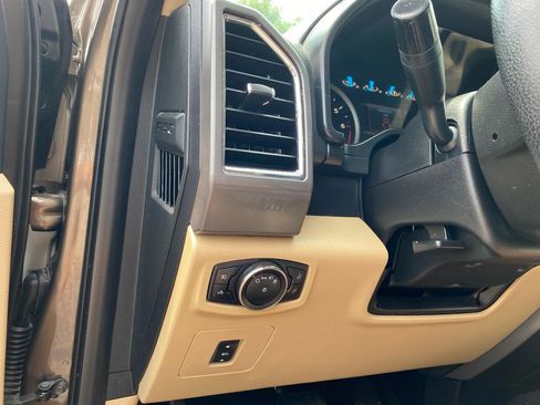 Used 2015 Ford F150 XLT w/ Equipment Group 302A Luxury AWD/4WD image 18