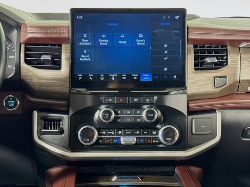 Used 2024 Ford Expedition Limited AWD/4WD image 14