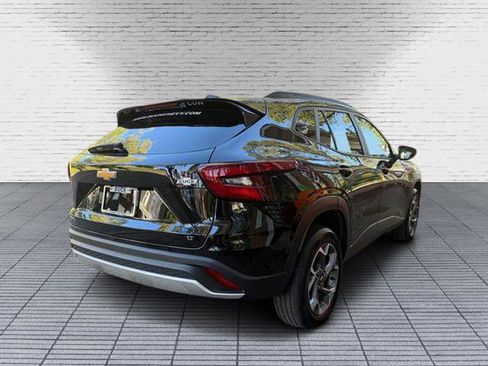 Used 2024 Chevrolet Trax LT image 3